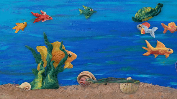 Goldie the goldfish swimming in the ocean